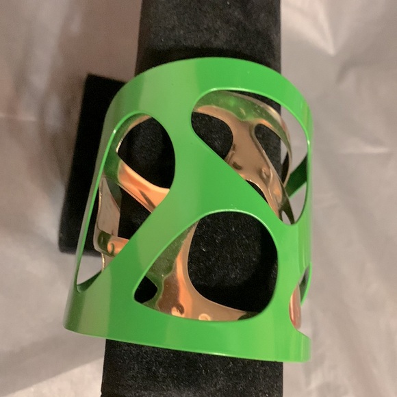 Green and Gold Metal Bangle Bracelet - Picture 3 of 3